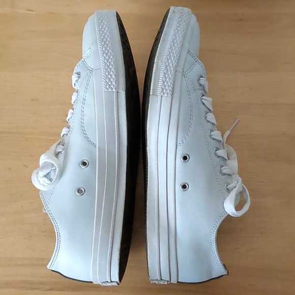Converse x Comme des Garçons PLAY white leather sneakers - Picture 7 of 16